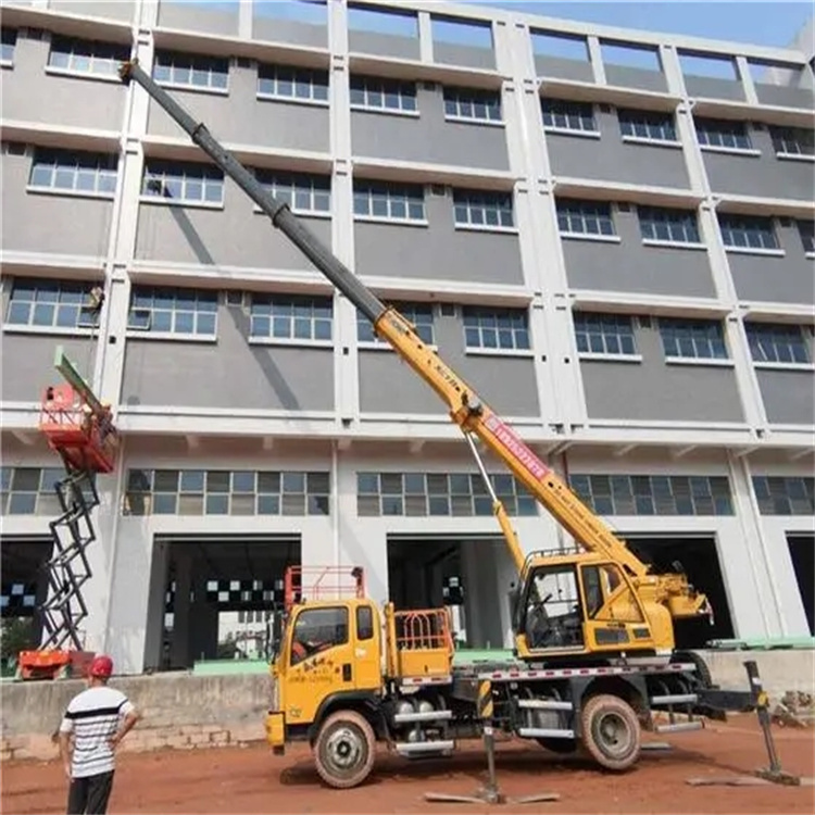 北川高楼层玻璃吊装